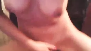 Великолепная шалава ilionora2222 дрочит половые губки