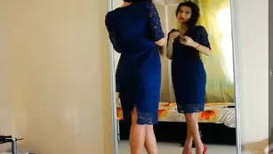 Смазливая брюнетка roselynax раздевается на камеру