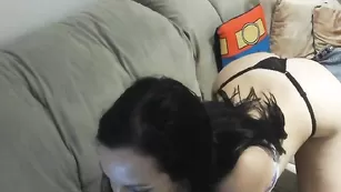 Жаркая штучка flower_dream позирует в эротичном наряде