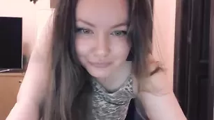 Темноволосая аргентиночка демонстрирует большие сиськи