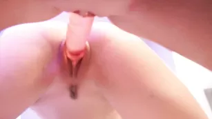 Сочные цыпочки GinnyPotter ебутся страпоном в пизду