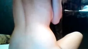 Шикарная сука pupi_zefiro раздевается перед камерой