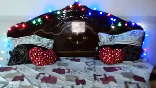 Пылкая блонда SunnyDominica раздевается перед камерой