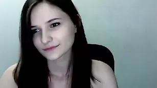 Темноволосая стерва Gaelle18 нежно разминает сисечки