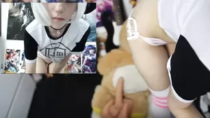 Милая сучка Lana_rain скачет на страпоне