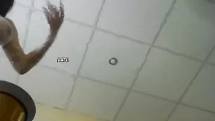 Грудастая дамочка AndrianaLima мастурбирует пизду