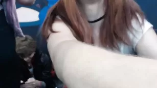 Рыженькая краля Arabella_fae ласкает бритую пизду