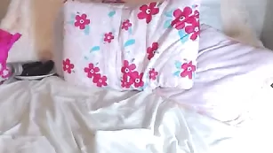 Пылкая блондинка pfoniks дрочит секс игрушками