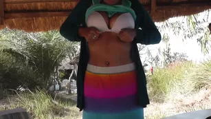 Горячая пассия MariahLeonne нежно мастурбирует пизду