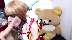 Красотка в униформе Lana_Rain ебется с секс машиной