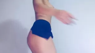 Зажигательная курва Dominiqueeee демонстрирует крупные формы