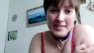 Сексуальная потаскушка codistarseed ласкает половые губки