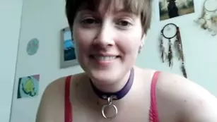 Сексуальная потаскушка codistarseed ласкает половые губки