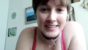 Сексуальная потаскушка codistarseed ласкает половые губки