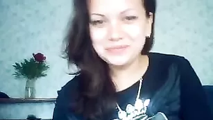 Беременная шлюха smolokom развлекается в привате