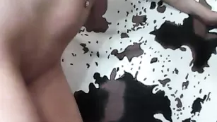 Русская курва Marishaarimova занимается анальным фистингом