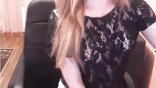 Порочная кобыла klinikaaa ласкает свои сосочки