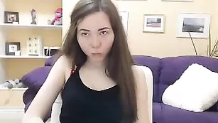 Великолепная телка LucyTess общается во фри чате