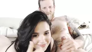 Красивая парочка Io_veil занимается оральными утехами