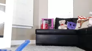 Худая сучка Holihurricane скачет на самотыке