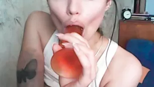 Шальная пассия wetcat трахается с секс игрушкой