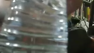 Шальная куколка дрочит пизду в библиотеке