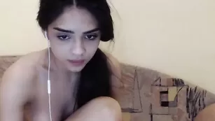 Молодая шваль Annette_crystal мастурбирует бритую пизду