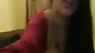 Жаркая дамочка Stacy_doll яро трахается в пизду