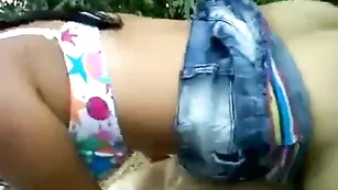 Удивительная чикса asdas трахается на свежем воздухе