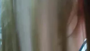 Прелестная барышня AlisiaStar демонстрирует интимные места