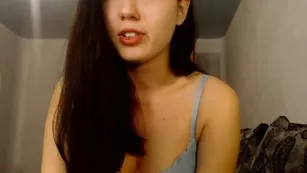 Темноволосая чертовка pippalee общается во фри чате