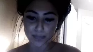 Пикантная леди Savageminx дрочит секс игрушками