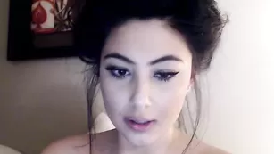 Пикантная леди Savageminx дрочит секс игрушками