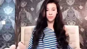 Красивая сучка Britanny_b долбится с секс машиной