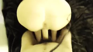 Молодая красотка Anya96 сосет член и ебется в пизду