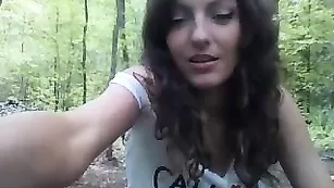 Сочная брюнетка Lilith_the_owl жестко трахает очко