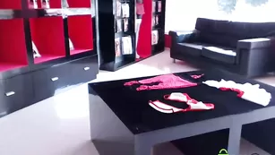 Шальная куколка Camsexshop демонстрирует сочную попку