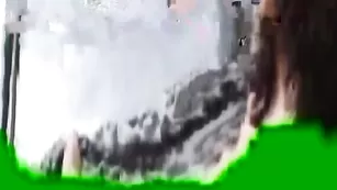 Очкастая пассия Chloe221 эротично раздевается