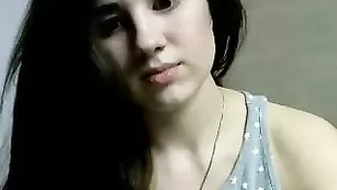 Озорная путана Mrs_jones нежно теребит письку