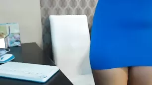 Блаженная путана Missjennaluxxx нежно теребит клитор