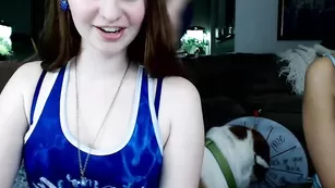 Симпатичные малышки Mermmaid позируют во фри