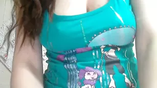 Восхитительная детка Lola4dave показывает большие сиськи