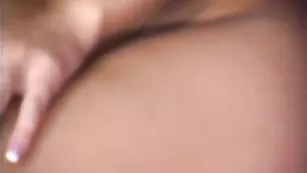 Сочная куколка 79hyuoik скачет на секс машине