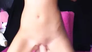 Сочная куколка 79hyuoik скачет на секс машине