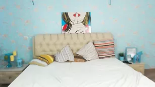 Импозантные телочки Barbara и Gia и Dacota трахают бритые отверстия