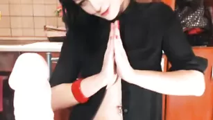 Обалденная телочка Evvygold показывает шикарное тело