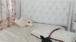 Горячая блонда Angela_maria26 ебется с секс машиной