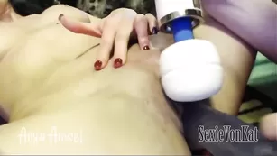 Красивые телки Anya96 и Sexievonkat дрочат пизду