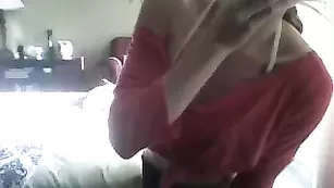 Пошлая брюнетка 2totangoxxx вертит упругой попой