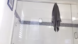 Восхитительная пассия Fitprincess скачет на секс игрушке